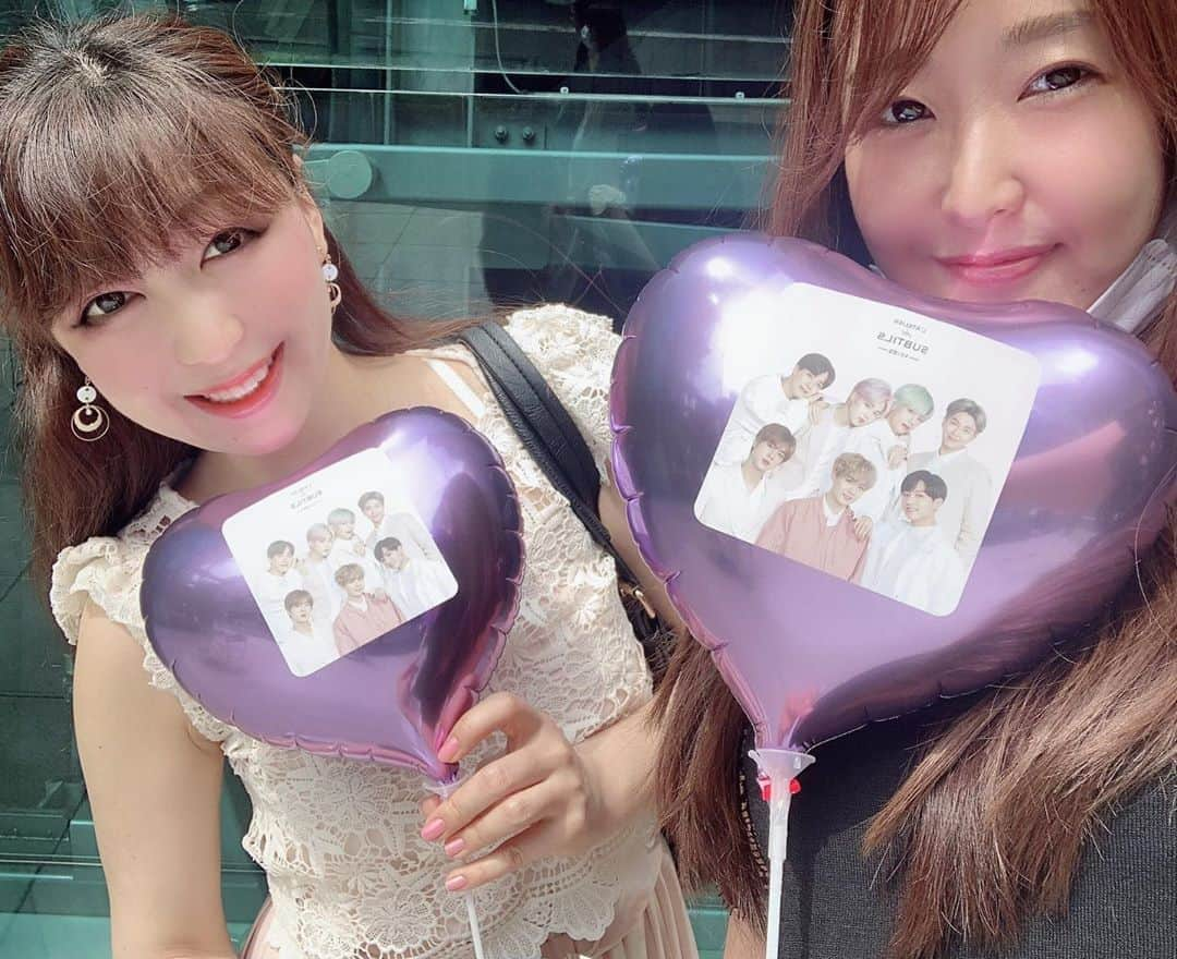 小川理子さんのインスタグラム写真 - (小川理子Instagram)「この前、原宿のVT×BTS POP UP STOREに明日香と行ったら、、風船もらった❤️なにげに嬉しい😆 . #原宿 #コスメ #女子力アップ #風船 #インスタ映え意識 #被写体 #グラドル #vtcosmetic #bts #popupstore #btspopupstore #harajuku #tokyo #asiangirls」7月25日 15時07分 - ogawariko11