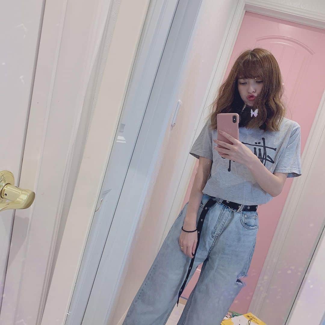 町田亜里香のインスタグラム：「today'scode👖♡ . . . お洋服タグ付けしてます🏷𓍯 . . #ママコーデ #ママ #stussy  #カジュアルコーデ #メンズライク  #28歳 #ダイエットはハイライトから」