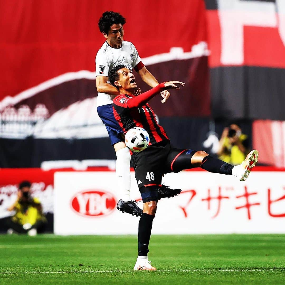 FC東京オフィシャルグッズさんのインスタグラム写真 - (FC東京オフィシャルグッズInstagram)「🔵🔴 キャプテンからの想いを受け、強く、高く、戦い続ける。 @tys_w0205  @fctokyoofficial  #渡辺剛  #FC東京 #fctokyo #tokyo」7月25日 15時17分 - fctokyoofficial