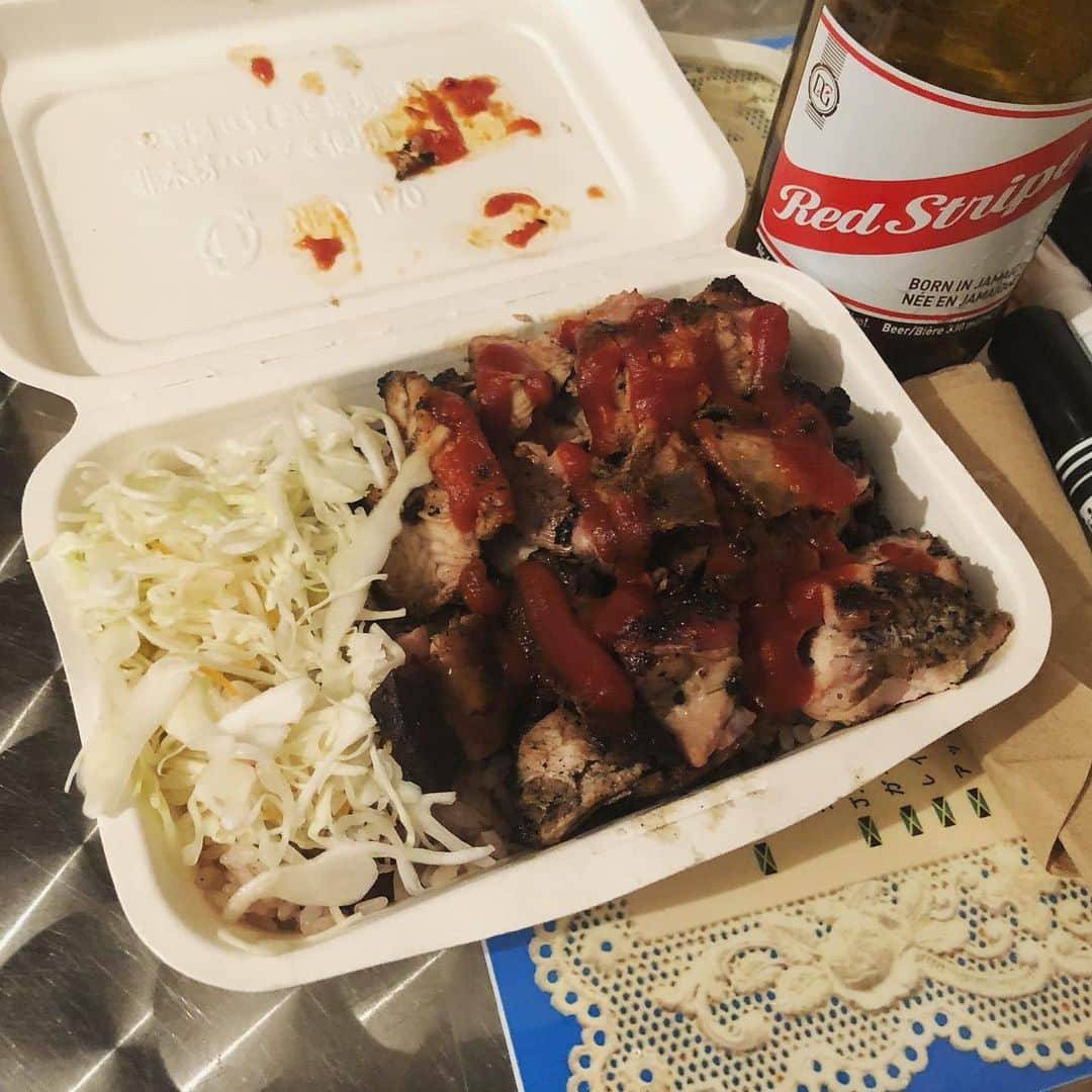 RYO the SKYWALKERのインスタグラム：「CORNERSHOP @perverseiq のジャークチキン！🍗 むちゃくちゃうまい！！」