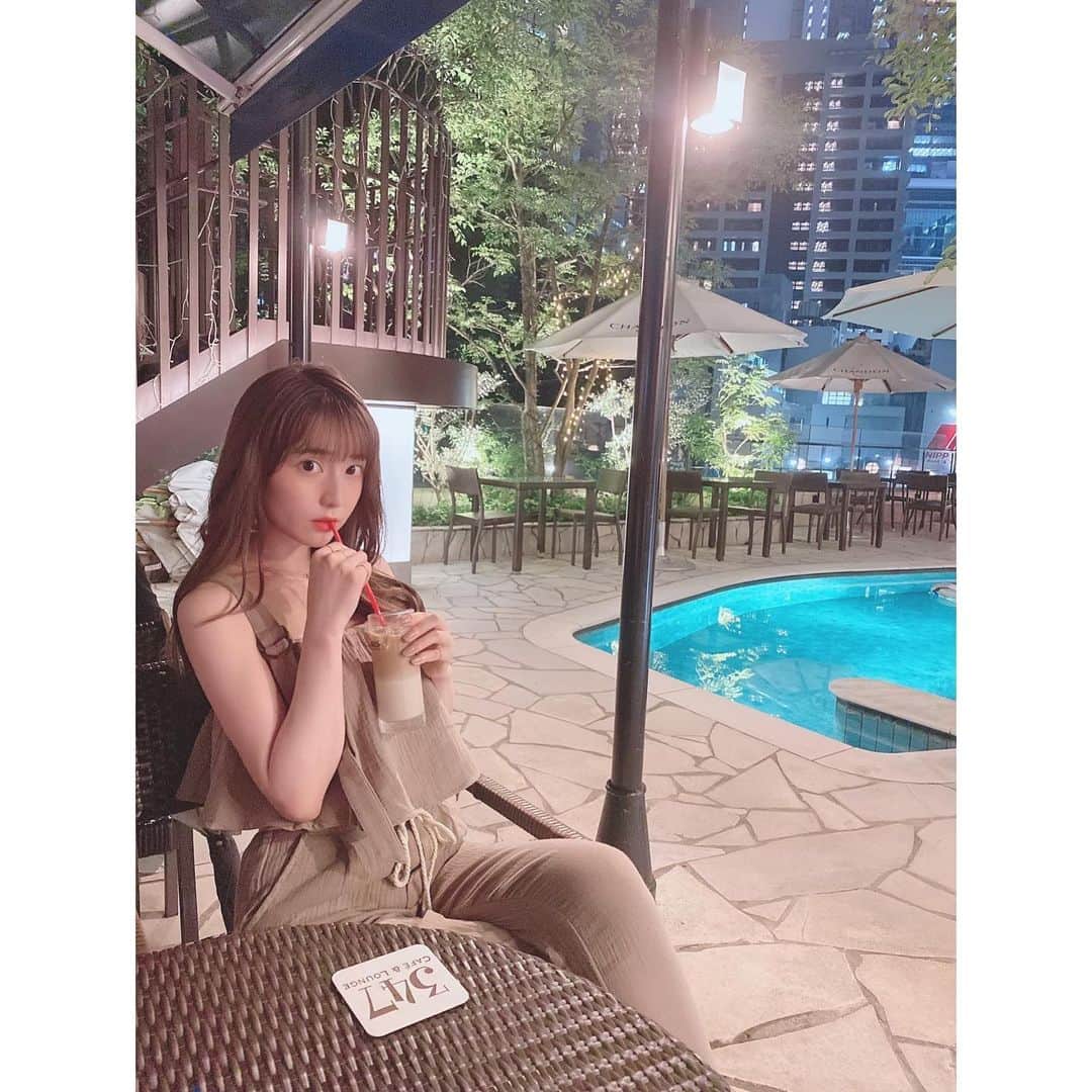 堀尾実咲のインスタグラム：「カフェラテコーデでカフェラテ飲んだよ🐰☕️🤎  #テラス #カフェ #カフェラテ #カフェラテコーデ #ニュートラルカラー #darich #portrait」