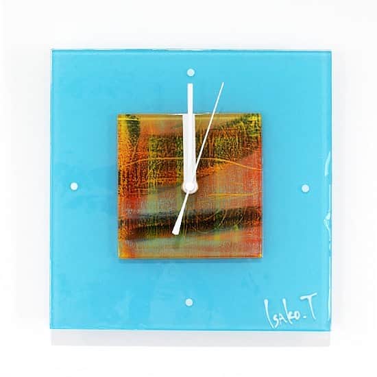 comb de shioさんのインスタグラム写真 - (comb de shioInstagram)「時計から、アートのある生活、はじめませんか？  glass art clock by Isako TODA﻿ ﻿ #アートのある暮らし ﻿ ------------------------﻿ 【作品リスト】﻿ ﻿ ■ ガラスアート時計・「窓と夕凪」 C_181027  オンラインショップ掲載中です。﻿ 画像のタグ🏷からリンクしてます﻿ ﻿ ﻿ #combdeshio﻿ #コムデシオガラス ﻿ #コムデシオ ﻿ #ガラス作家杜多一菜子﻿ #三重県  #三重県津市  #インテリア好きな人と繋がりたい﻿ #インテリアデザイン﻿ #おしゃれインテリア #インテリアアート #壁掛けインテリア #おしゃれな部屋  #抽象画アート #寝室インテリア  #壁掛け時計 #ガラス時計 #新築祝いのプレゼント #結婚祝いのプレゼント  #おうち時間を楽しむアイテム ﻿#インテリア時計  #artist  #interiorart #interiorartwork #artclock #glassclock #japanesecraft #clock」7月25日 18時03分 - comb_de_shio