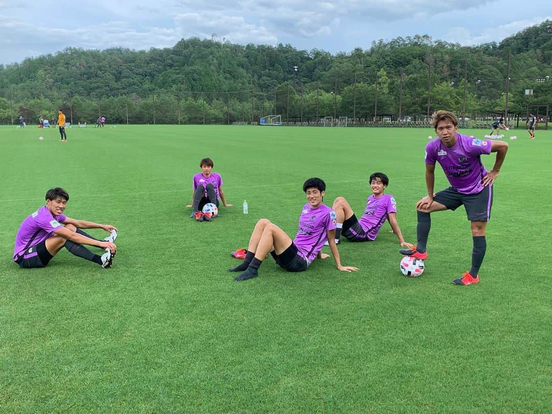 森崎浩司さんのインスタグラム写真 - (森崎浩司Instagram)「前日トレーニングの取材に行ってきました⚽️若い力がチームを救ってくれるはず😊 #sanfrecce #松本大弥 #森島司 #荒木隼人 #浅野雄也　 #東俊希」7月25日 18時08分 - koji.morisaki77