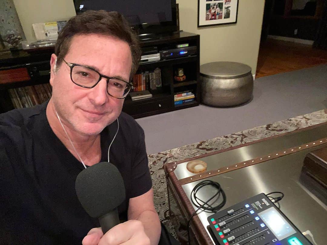 ボブ・サゲットさんのインスタグラム写真 - (ボブ・サゲットInstagram)「Literally about to have a conversation with another very special guest and friend on my podcast.   Subscribe and Follow “Bob Saget’s Here For You” using this master link that’ll take you to whatever platform you listen to your podcasts on....  bit.ly/BobSagetsHereForYouPod  Thanks and hope you’re well.」7月26日 5時06分 - bobsaget