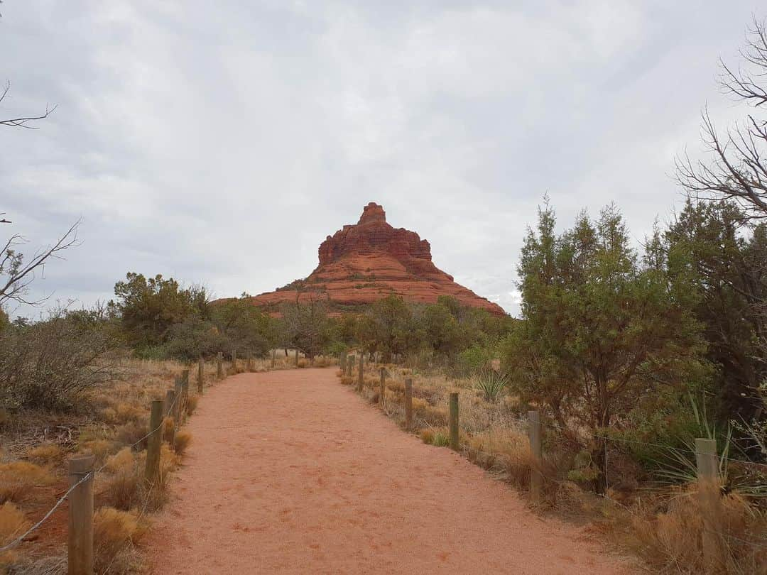 キム・アジュンさんのインスタグラム写真 - (キム・アジュンInstagram)「#Sedona #meditation」7月26日 4時58分 - ashia_kim