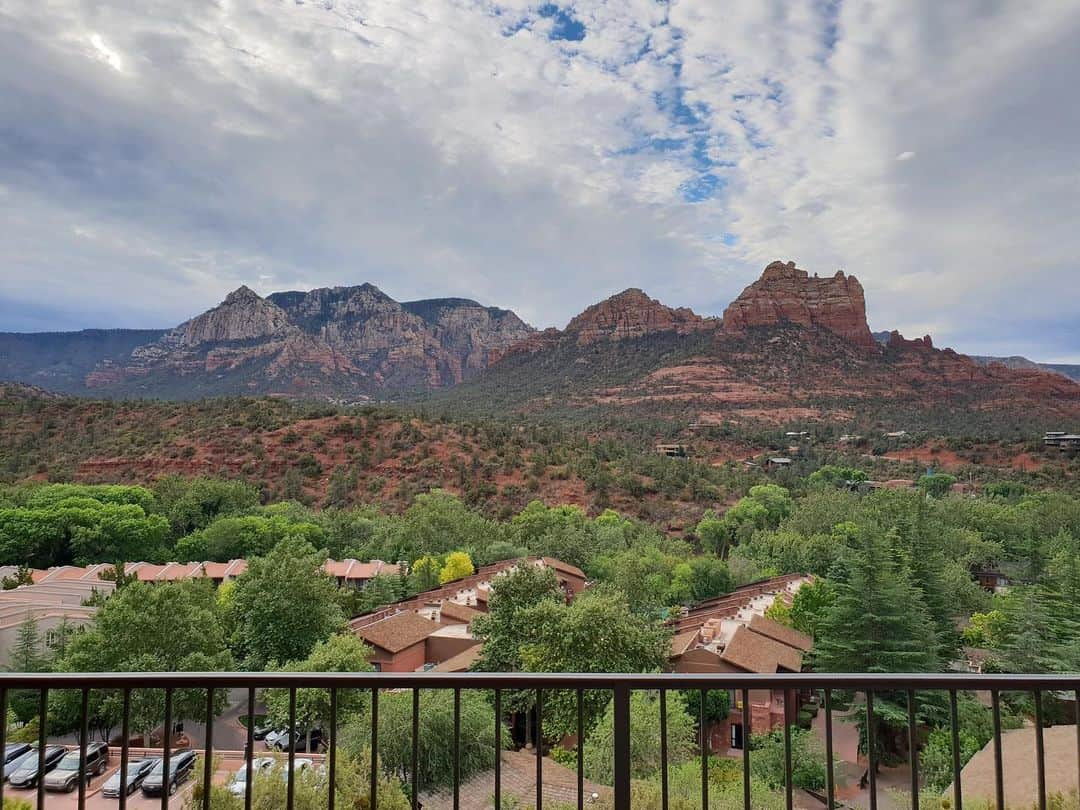 キム・アジュンさんのインスタグラム写真 - (キム・アジュンInstagram)「#Sedona #meditation」7月26日 4時58分 - ashia_kim