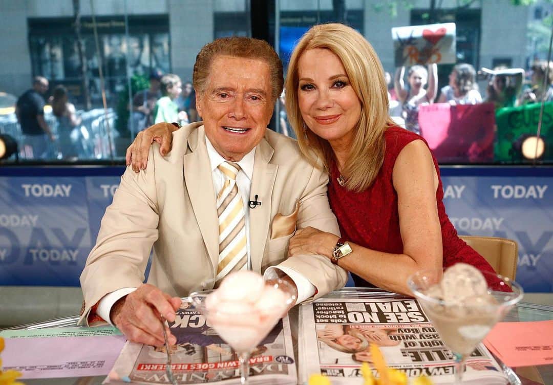 NBC Newsさんのインスタグラム写真 - (NBC NewsInstagram)「BREAKING: Regis Philbin, longtime television host who held the Guinness World Record for most hours on camera on US television, has died at age 88. Tap the link in our bio to read more. . 📷 @petekramer / @nbc」7月26日 5時01分 - nbcnews