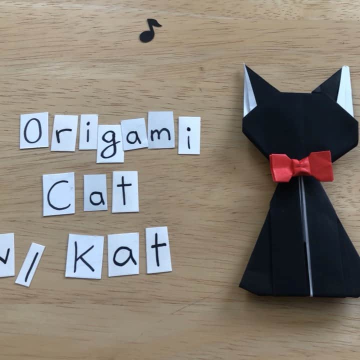 KATのインスタグラム：「Time change!! ⁣ My weekly stream is now at 8pm PST! Today I will he showing you how to fold this Cat with special guest @sylvia.wakana ⁣ ⁣ 今週から折り紙のライブストリームは日曜日の午後12:00からになりました！　今日はスペシャルゲストのシルビアちゃんと一緒に猫の「ジジ」を折りましょう！⁣ ⁣ #origami #origamicat #ghibli #origamitutorial」