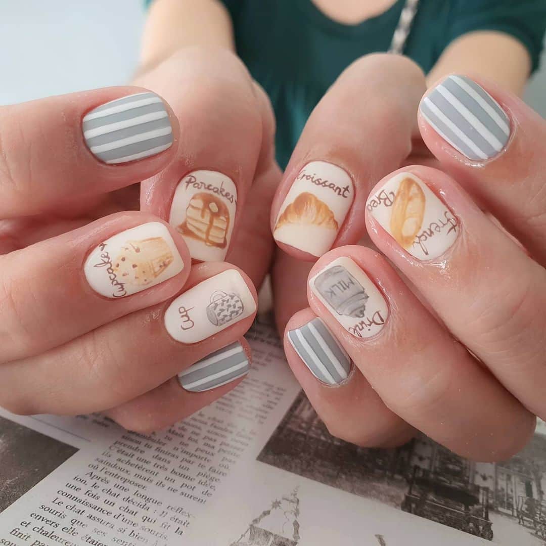Yingさんのインスタグラム写真 - (YingInstagram)「Design from @irotoiro.nail  Base colours are PREGEL #506 and #248. Art done with PREGEL Art Liner in White.  Items can be purchased at @nailwonderlandsg 🤗 . . . 🛒 www.nailwonderland.com⁣⁣ 📍20A Penhas Road, Singapore 208184⁣⁣ (5 minutes walk from Lavender MRT)⁣⁣ .  I am currently only able to take bookings from my existing pool of customers. If I have slots available for new customers, I will post them on my IG stories. Thank you to everyone who likes my work 🙏 if you need your nails done, please consider booking other artists at @thenailartelier instead ❤  #ネイルデザイン  #ネイルアート #ネイル #ジェルネイル #nailart #네일아트 #pregel #プリジェル #nails #gelnails #sgnailsalon」7月26日 3時32分 - nailartexpress