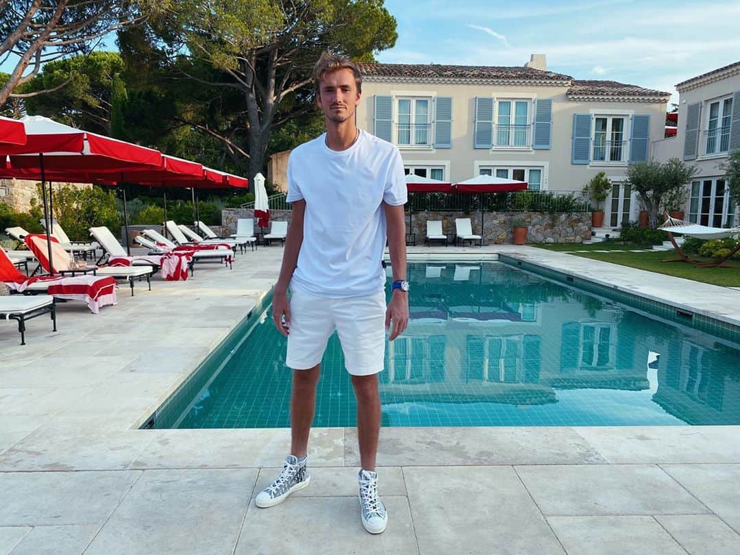 ダニール・メドベージェフのインスタグラム：「Welcome to St.Tropez 🌞」
