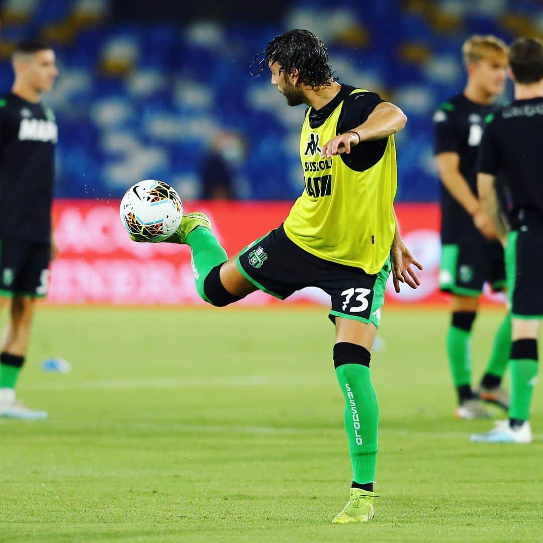 USサッスオーロ・カルチョさんのインスタグラム写真 - (USサッスオーロ・カルチョInstagram)「MATCH DAY 💪 ⚽️ #NapoliSassuolo 🏆 #SerieATIM ⏰ Ore 21.45 🏟️ #StadioSanPaolo Segui le nostre stories per gli aggiornamenti sul match 💪🖤💚 #ForzaSasol」7月26日 4時40分 - sassuolocalcio