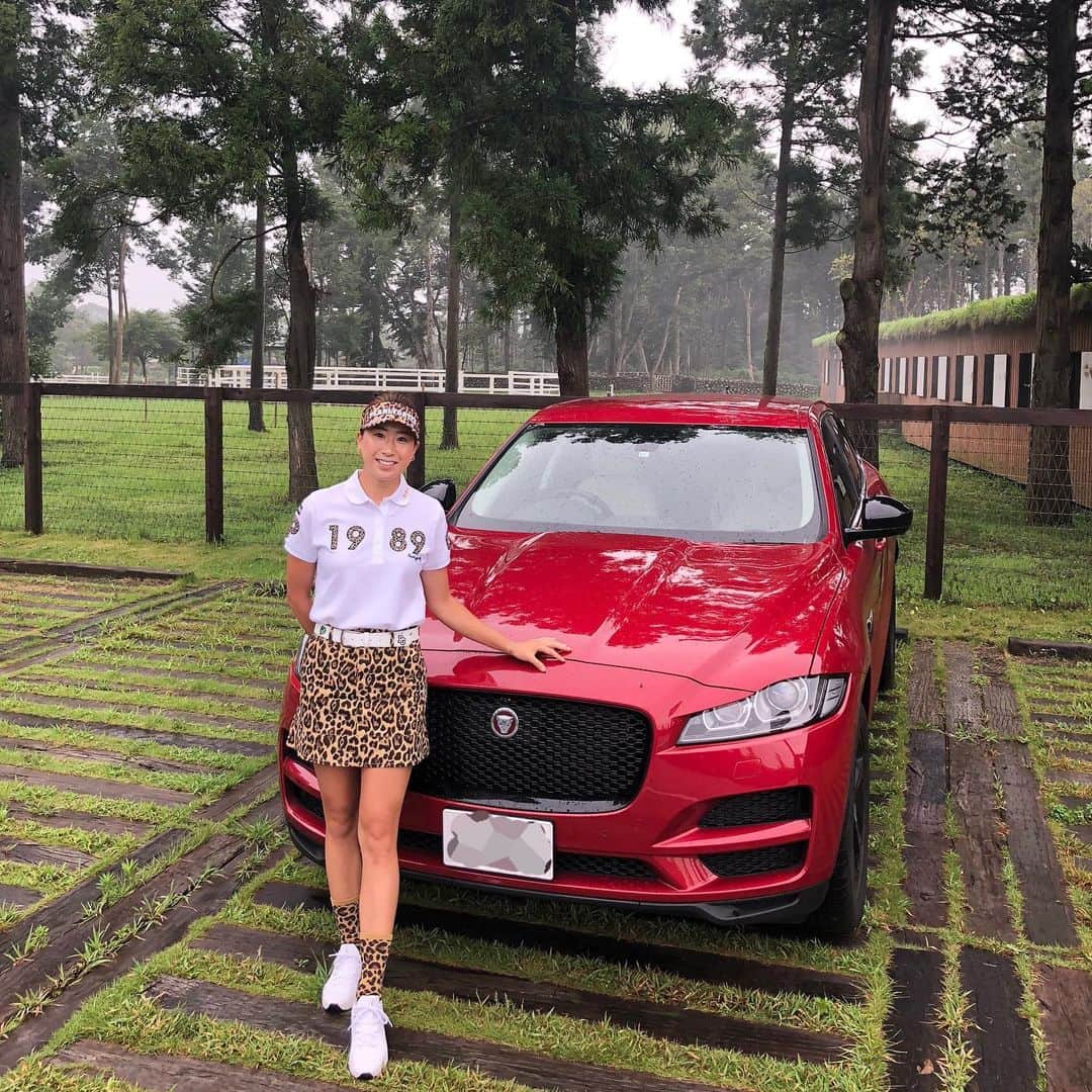 のインスタグラム：「ジャガー🐆#pearlygates#ファッションの力を信じよう#jaguarjapan#今年は素敵なレッドを乗らせて頂いてます」