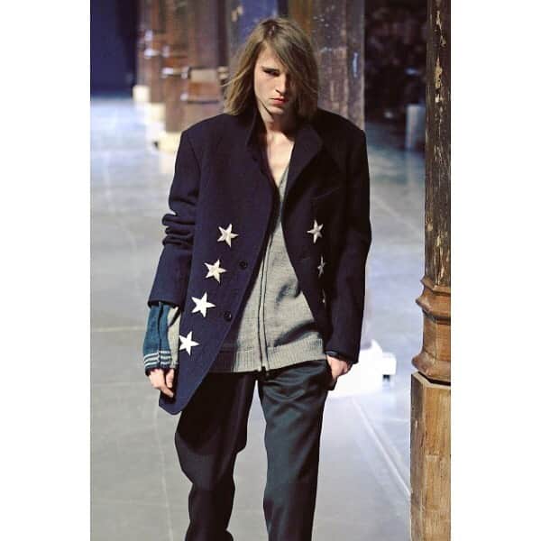 のインスタグラム：「！ヨウジヤマモト大量入荷！ 【2006A/W コレクション】 Yohji Yamamoto POUR HOMME スター刺繍ウールスタンドカラージャケット ¥129,800 (k-82939)  https://www.playful-dc.com/products/details87293.html ※その他ヨウジコレクション、レア物は商品タグからチェックできます！  #撮影 #古着 #ユーズド #DCブランド #ヨウジヤマモト古着 #山本耀司#ヨウジヤマモト#ワイズ #刺繍#ヨウジヤマモトファム#コレクション #ヨウジヤマモトプールオム #ワイズフォーメン  #撮影代行 #コレクション #yohjiyamamoto #yohjiyamamotopourhomme #yohjiyamamotofemme #yohjiyamamotonoir #yohjiyamamotojapan  #yyph #ys #y3 #limifeu #ysformen #yohjiyamamotosecond」
