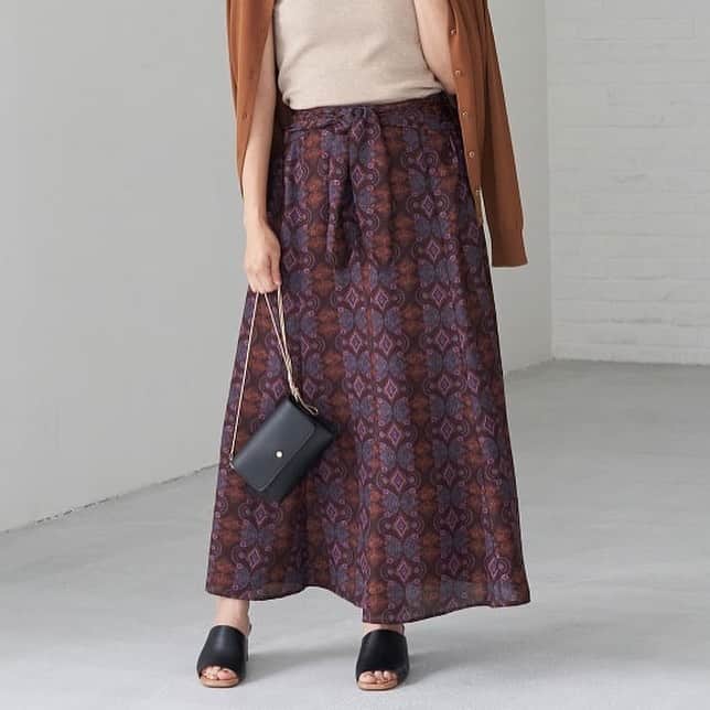 ROPÉ PICNICさんのインスタグラム写真 - (ROPÉ PICNICInstagram)「【NEW ARRIVAL】 ✔︎アフリカンマーメイドスカート ¥5,489(税込)  1枚で主役になるマーメイドスカートが入荷しました！  シックに着られて今っぽく仕上がる最旬スカート。 今季トレンドのアフリカンテキスタイルを使用した、夏らしいロングスカートです✨ トップスインもすっきり決まる、ウエストリボンがポイント！ ________________ スカート(GDC10270) ¥5,489(税込) _______________ #ropepicnic #ロペピクニック#recommend #スカート #skirt #マーメイドスカート #柄スカート #夏柄 #new #newarrival #新作 #jungroup #ropepicnic_onlinestore」7月25日 20時45分 - ropepicnic_official