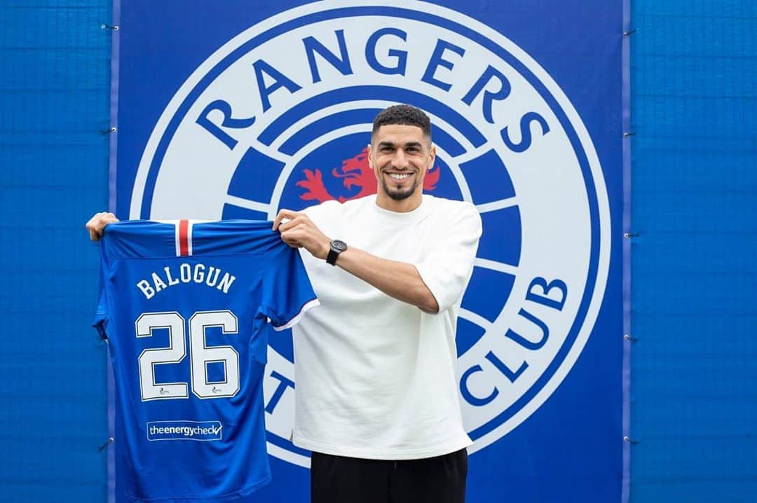 レオン・バログンさんのインスタグラム写真 - (レオン・バログンInstagram)「Hello Gers! I’m delighted and very proud to have signed for this amazing club - looking forward to getting to work and honouring that shirt 🔴🔵⚪️ @rangersfc」7月25日 20時49分 - leonbalogun