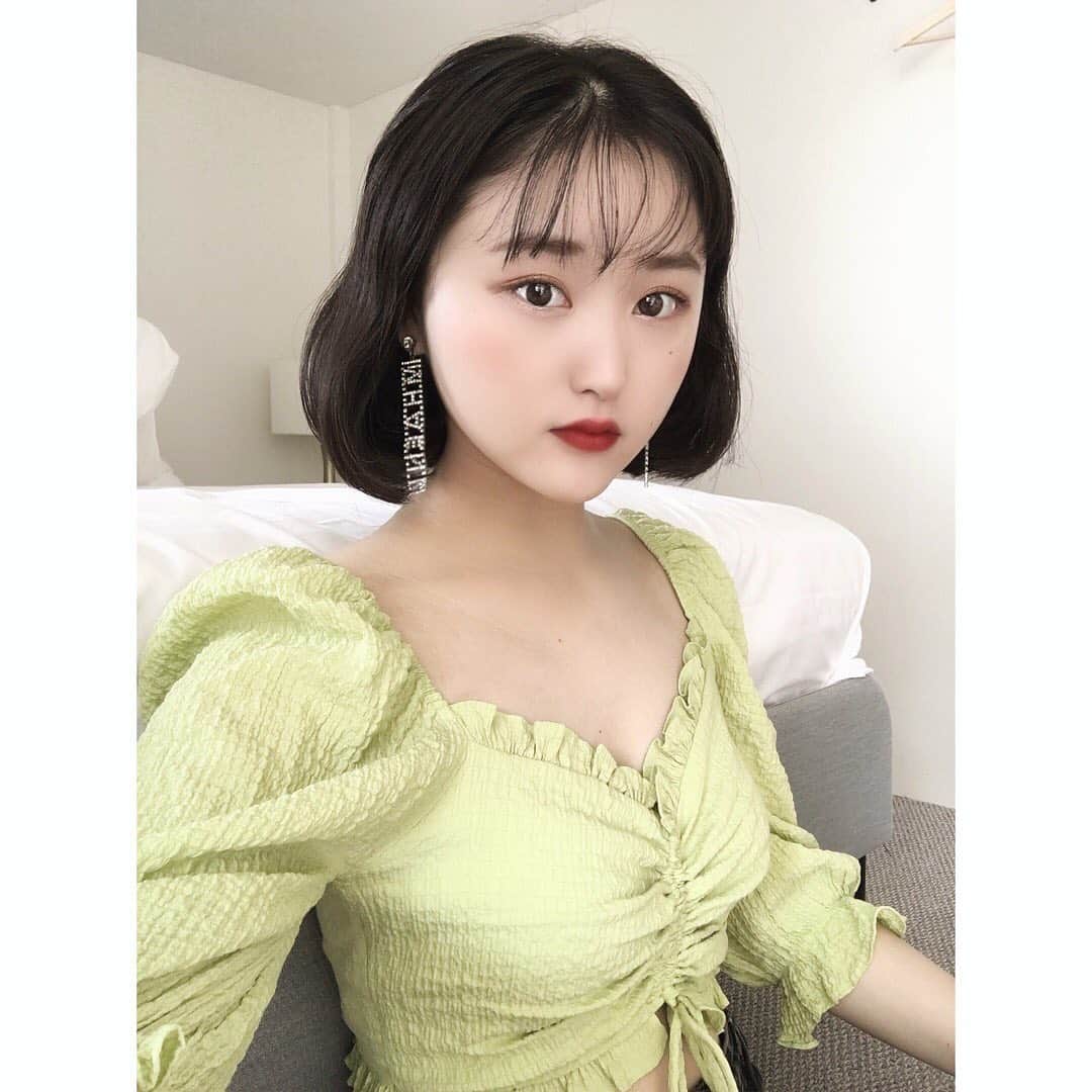 のインスタグラム：「💎 でかピアス😊⭐️⭐️ 最近は、毎日、シャネルのピアスを見ている。 （すぐ、まちださんの影響を受ける。）  #얼스타그램 #셀스타그램 #일본인 #옷스타그램 #귀걸이그램  #일본사람 #코디 #코디스타그램 #일상스타그램 #귀걸이」