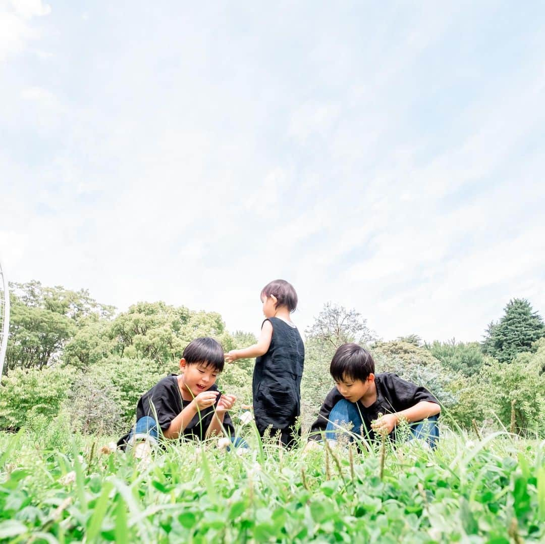 ᴋᴀɴᴀᴋöさんのインスタグラム写真 - (ᴋᴀɴᴀᴋöInstagram)「たかい たかーい🚀🌳🦋🎪💫 * 最近、たくさんの方に見て頂いてるみたいで…🥺🙏💕 (先日の UFOキャッチャーの動画は、1週間で 38万回以上 再生されてました😳✨) そして、フォロワーさんも 急増🙇🏻‍♀️💕 * いつの間にか 6万人を 超えてました😳❣️ * 親バカpicばかりですが、これからも どうぞよろしくお願いします👦🏻👶🏻👦🏻🌈✨ * #たかいたかい#フォトリ#撮影#出張撮影#ロケーションフォト#感謝#ありがとう#3兄弟#男の子」7月25日 20時52分 - kanakokko_34_