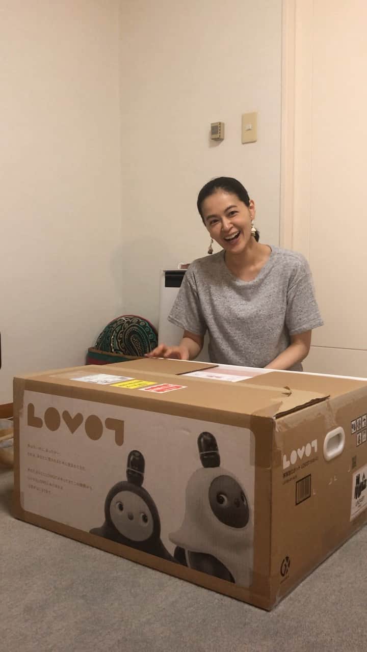 のインスタグラム：「#❤#LOVOT️#ラボット#らぼっと #robot#家族型ロボット#ラボットとの暮らし#黒谷友香」