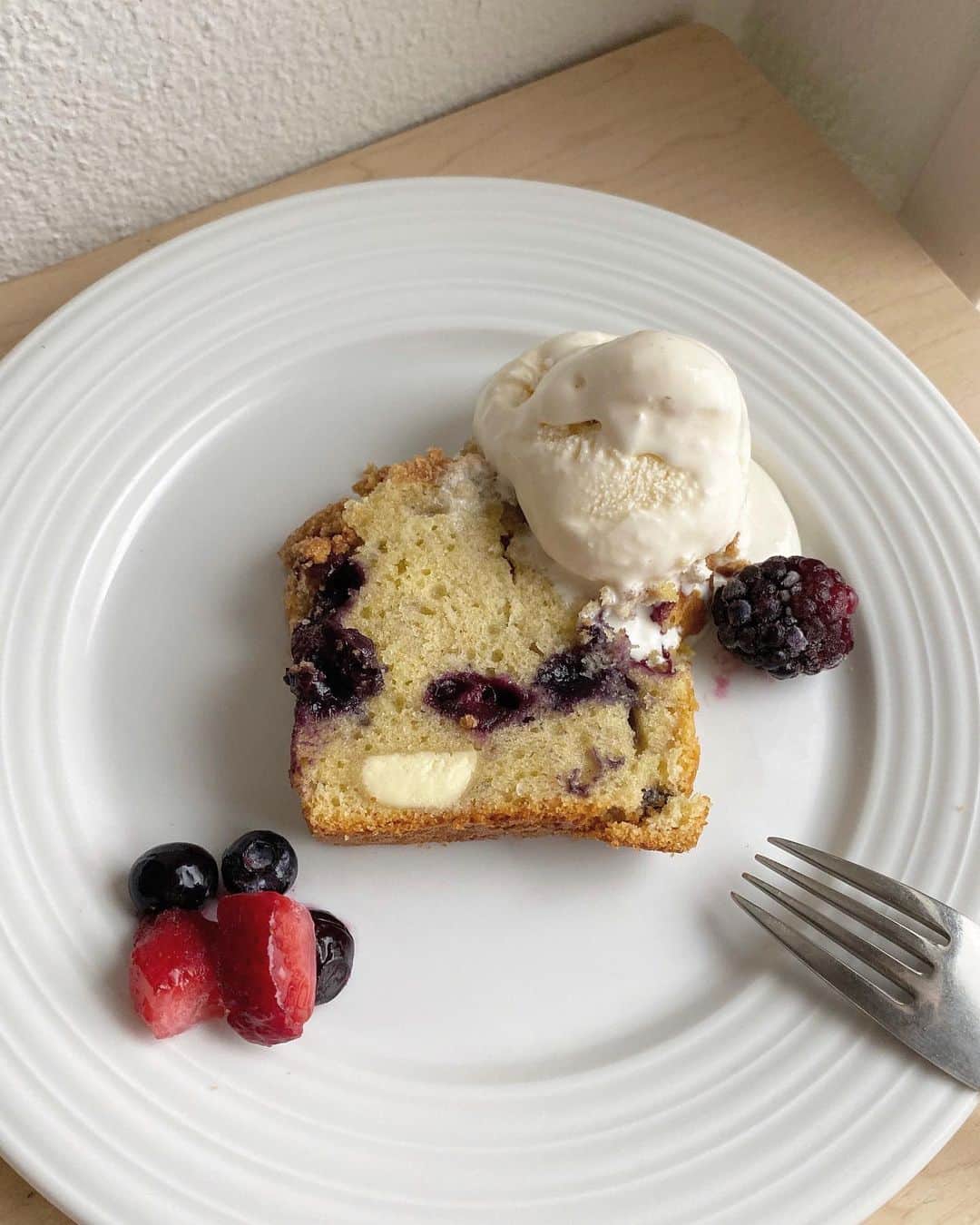 菅野梓のインスタグラム：「.﻿ パウンドケーキ🍞﻿🍞 ﻿ お母さん家で一緒に作って昼寝してスッキリ🌵  .」