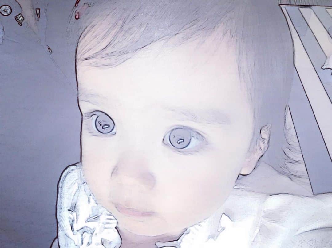 のインスタグラム：「三年前だってさ 早〜い #daughter #4yearsold  #photo #threeyearsago」