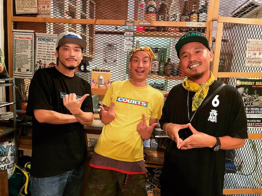 RYO the SKYWALKERのインスタグラム：「POP UP SHOP ありがとうございました！🏁  協力して頂いた道草アパートメント”CORNER SHOP”に最大の感謝を🙏  今後ともBHM STORE @BHM_STORE をよろしくお願いします🙌  w/ IQ @perverseiq 、PETER MAN @man.peter.5   #BHM_STORE #CORNERSHOP #道草アパートメント」