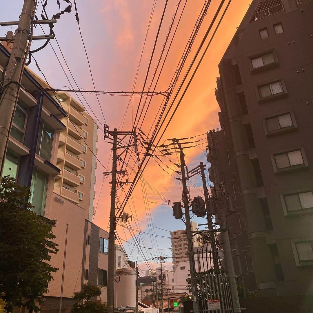 中垣悟さんのインスタグラム写真 - (中垣悟Instagram)「なつのそらって本当にキレイだな . #夏 #なつぞら #sky #sunset #sunset_pics #photo #福岡　#福岡県 #空」7月25日 21時47分 - freak_satorunakagaki