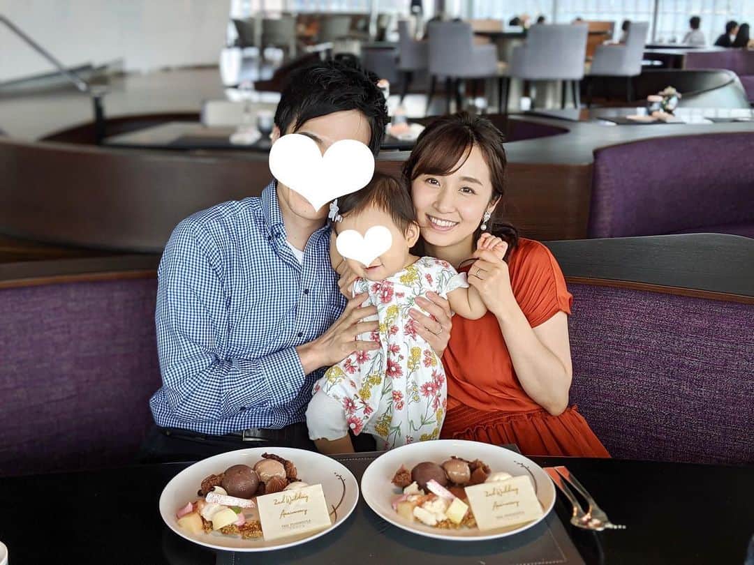 小野恵美のインスタグラム：「記念のお祝いは ペニンシュラ東京の24階にあるPeterでコースランチ🍽  お肉が柔らかくて、とても美味しかった💕🥰 感謝🕊  #ペニンシュラ東京 #ホテルランチ #お祝い #お祝いランチ」