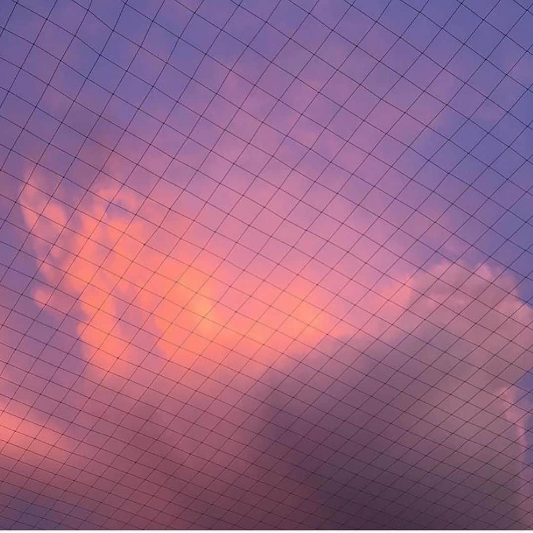 ヒョミン さんのインスタグラム写真 - (ヒョミン Instagram)「하늘이 미쳤어요」7月25日 21時52分 - hyominnn