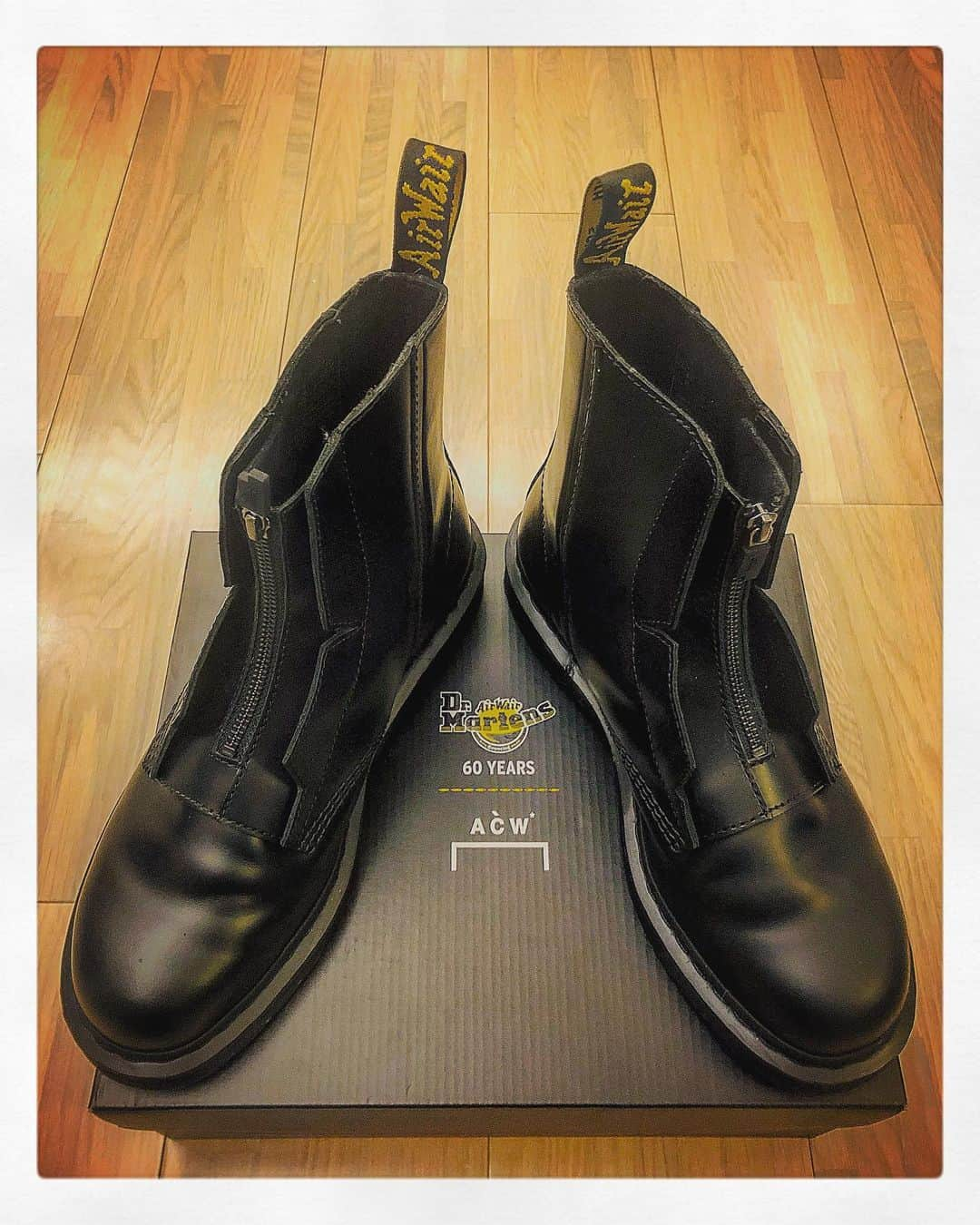 チェン・ボーリンさんのインスタグラム写真 - (チェン・ボーリンInstagram)「THX  Dr. Martens ✖️ ACW @dr_martenshk  #the1460remastered」7月25日 22時05分 - chenbolin