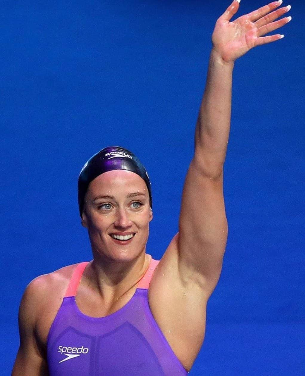ミレイア・ベルモンテ・ガルシアのインスタグラム：「Happy weekend to everyone! 👋🏻😂  #remember #Budapest2017」