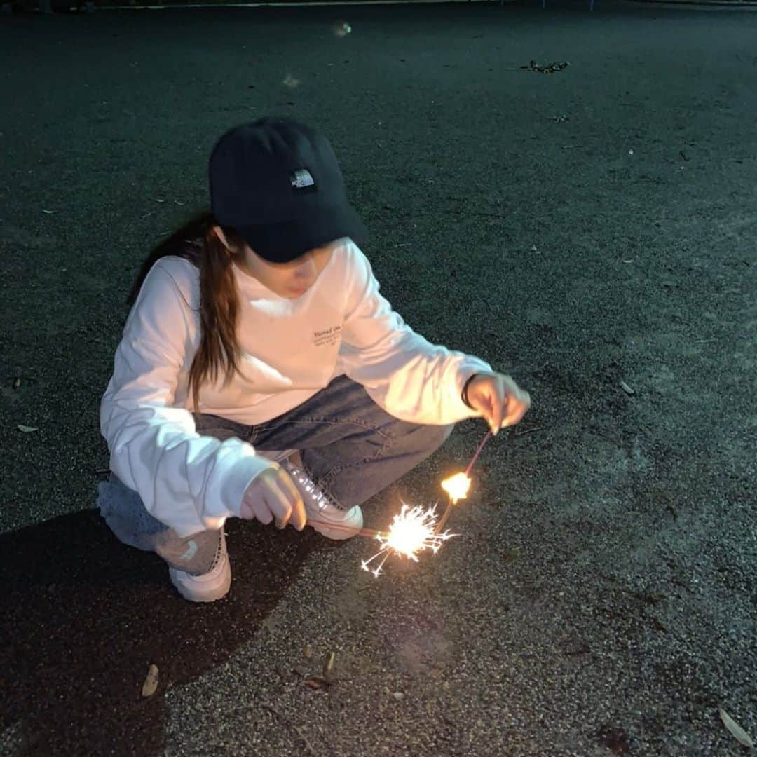 傳彩夏さんのインスタグラム写真 - (傳彩夏Instagram)「花火🎇」7月25日 22時22分 - denayaka