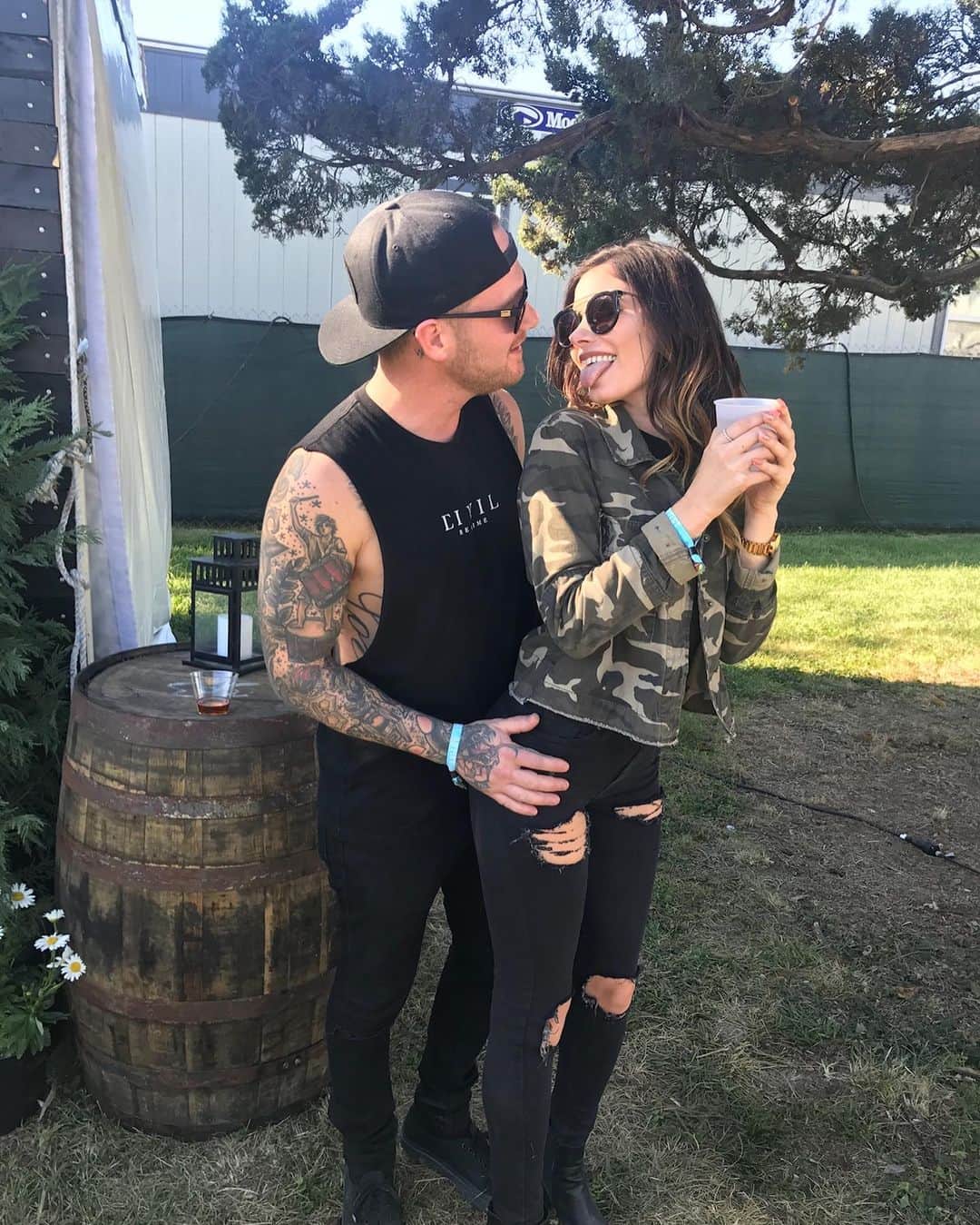 のインスタグラム：「Happy birthday to the LOVE of my life @kristinsmetanko You’re so beautiful and I seriously can’t get enough of you. Looking forward to another great year ahead baby girl 😘❤️🦖」