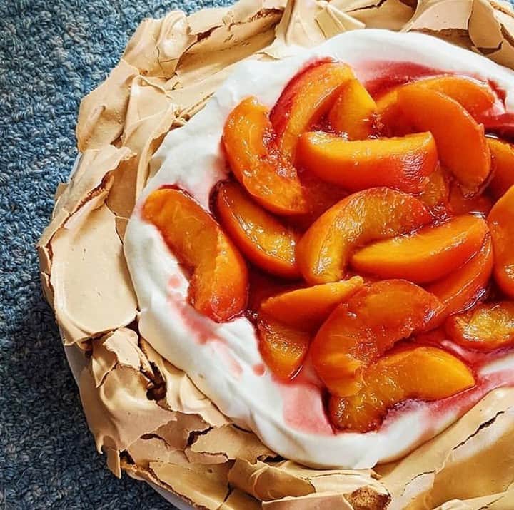 Food & Wineさんのインスタグラム写真 - (Food & WineInstagram)「Did you catch our virtual fundraising event #FWClassicAtHome on Thursday? @marthastewart made this peach pavlova, and we highly recommend you follow our Digital Photo Editor @sarahecrowder’s lead and make it this weekend! The show may be over, but we’re still raising funds for @jacquespepinfoundation, @naacp_ldf, @southernsmoketx, @wholesomewave, and @wckitchen—tap the links in our bio to donate, download the recipe book (pavlova weekend, here we come!) and watch the event in full on YouTube.」7月25日 22時30分 - foodandwine