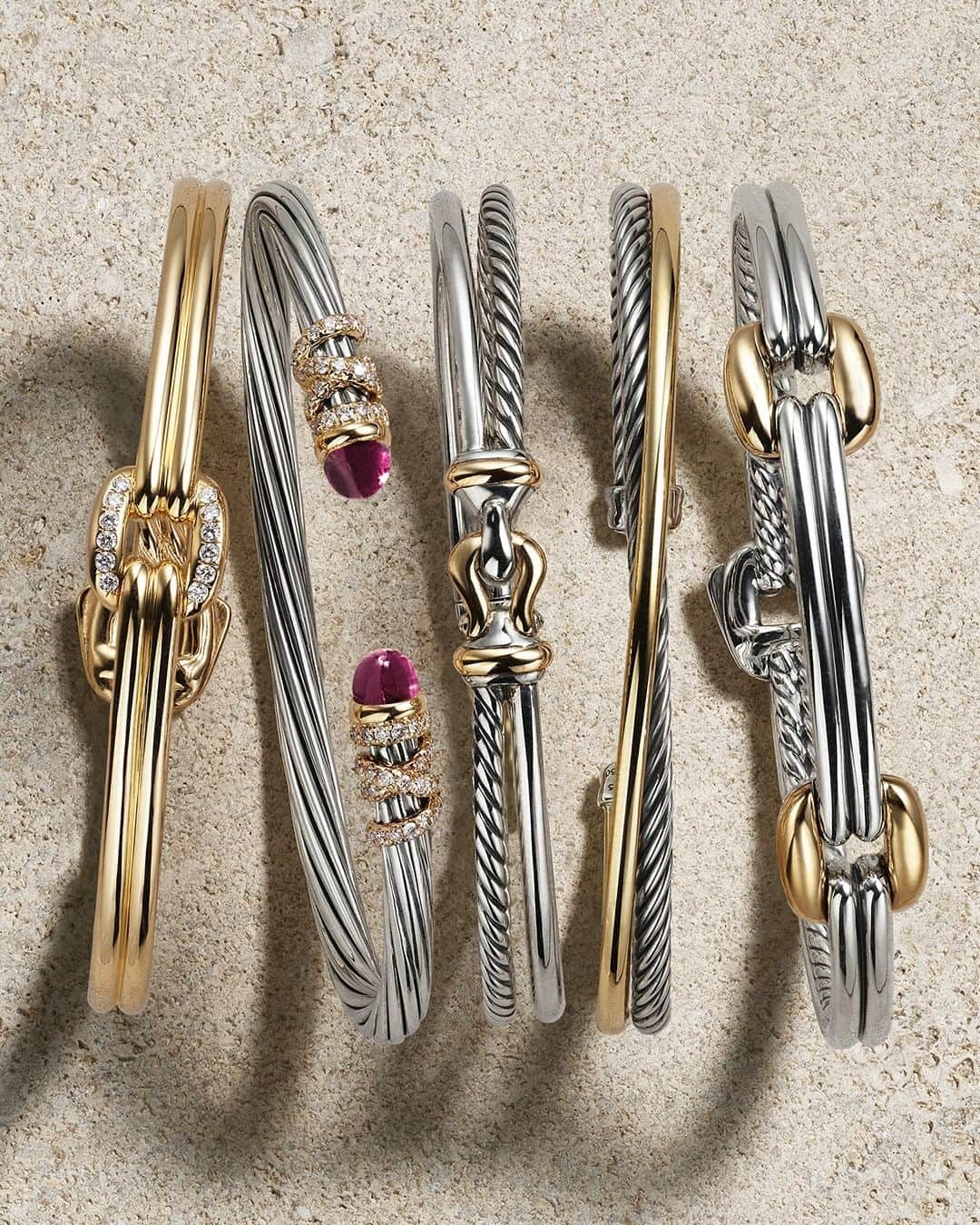 デビッドヤーマンのインスタグラム：「The perfect stack doesn’t exi…  Comment below 👇 with your favorite bracelet. #DavidYurman #DYRoadTrip」