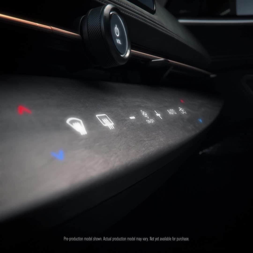 Nissan USA Official Instagram accountのインスタグラム：「All systems are glow. #NissanAriya #ElectricVehicle」