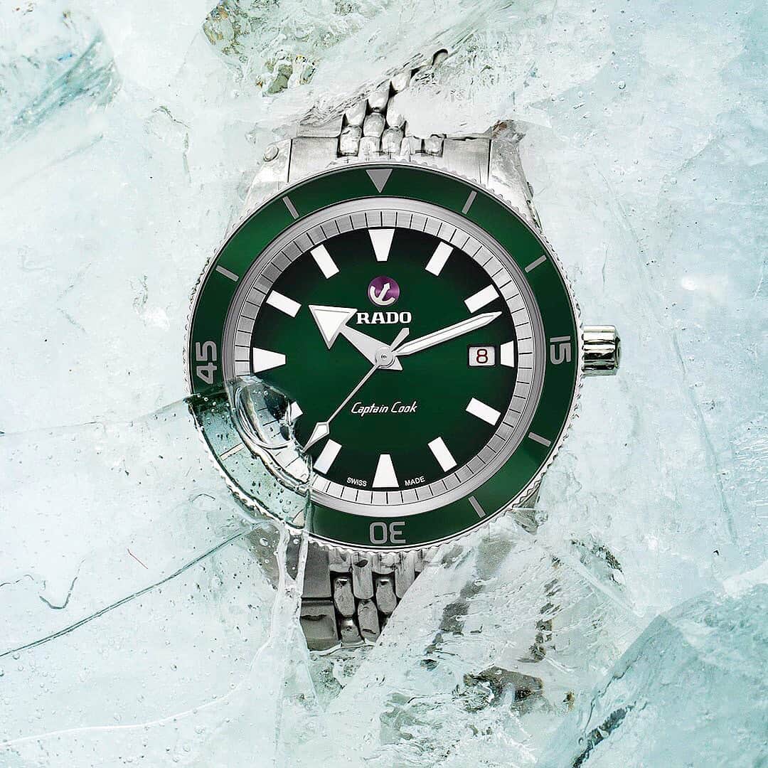 Daily Watchさんのインスタグラム写真 - (Daily WatchInstagram)「Up close with the 42mm @Rado Captain Cook Automatic with stunning forest green dial. The automatic movement in this Captain Cook ensures a power reserve of up to 80 hours #Rado #CaptainCook」7月25日 23時28分 - dailywatch