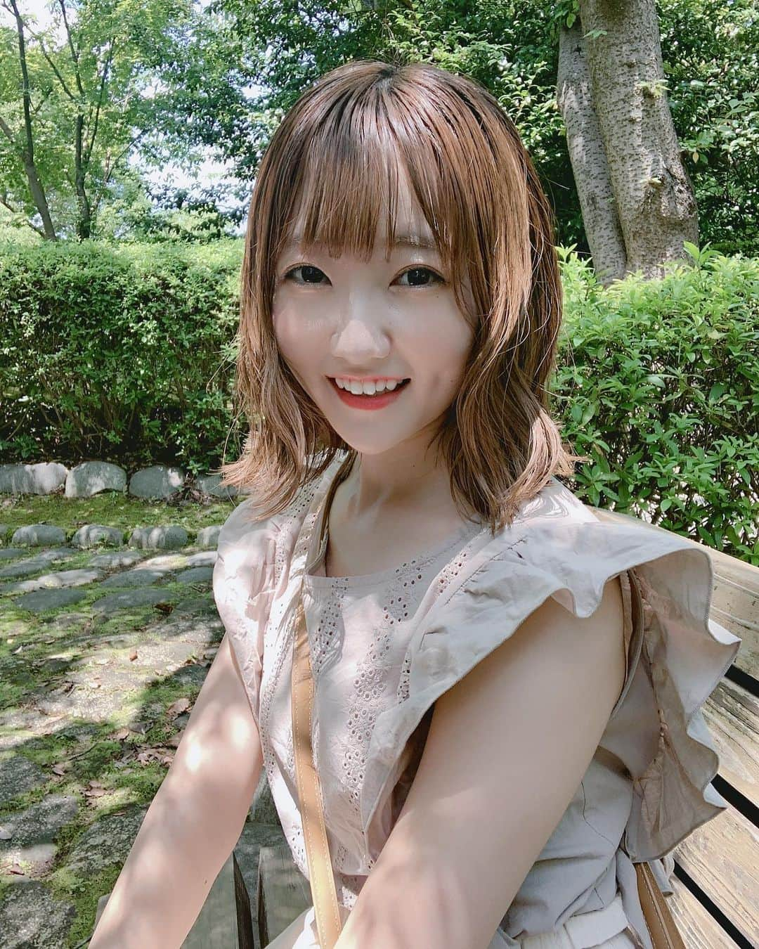 夏川愛実さんのインスタグラム写真 - (夏川愛実Instagram)「ついに明日がSHOWROOMイベント最終日！！！ よろしくお願いします！！！ ﻿ #アイドル#ロブ#ロブ巻き#巻き髪﻿ ﻿#夏服#夏コーデ#ベージュコーデ#ベージュカラー」7月25日 23時30分 - ami_natsukawa