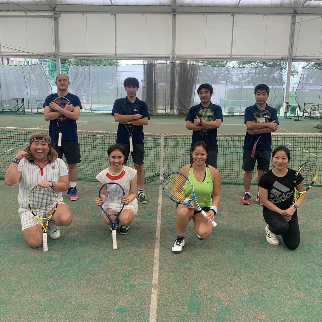 吉冨愛子 さんのインスタグラム写真 - (吉冨愛子 Instagram)「昨日は同級生のあっこちゃん、恵美、そしてテニス芸人のバモスわたなべさんと共にウェルラケットクラブでの会員様イベントでした🎾 参加者の皆さま、コーチの方々、ありがとうございました！！  #tennis #ありがとうございました #アオヤマスポーツ」7月25日 23時55分 - aiko_yoshitomi