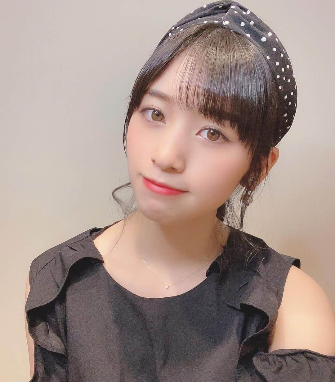 仙石みなみのインスタグラム：「. 🖤🐾🦓 んふっ。 . #black #code #smile #brown #eye」