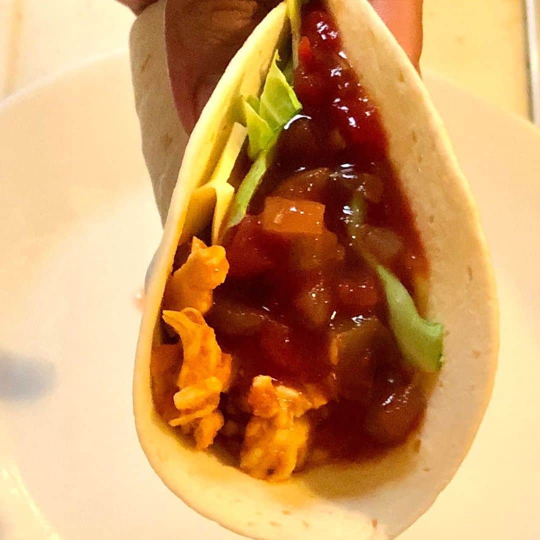 藤田琢己さんのインスタグラム写真 - (藤田琢己Instagram)「今日もタコス。  大好きとかじゃなくて、日常の食事として簡素化されてってる。  #tacos #japanesefood」7月26日 0時14分 - takumifujita1
