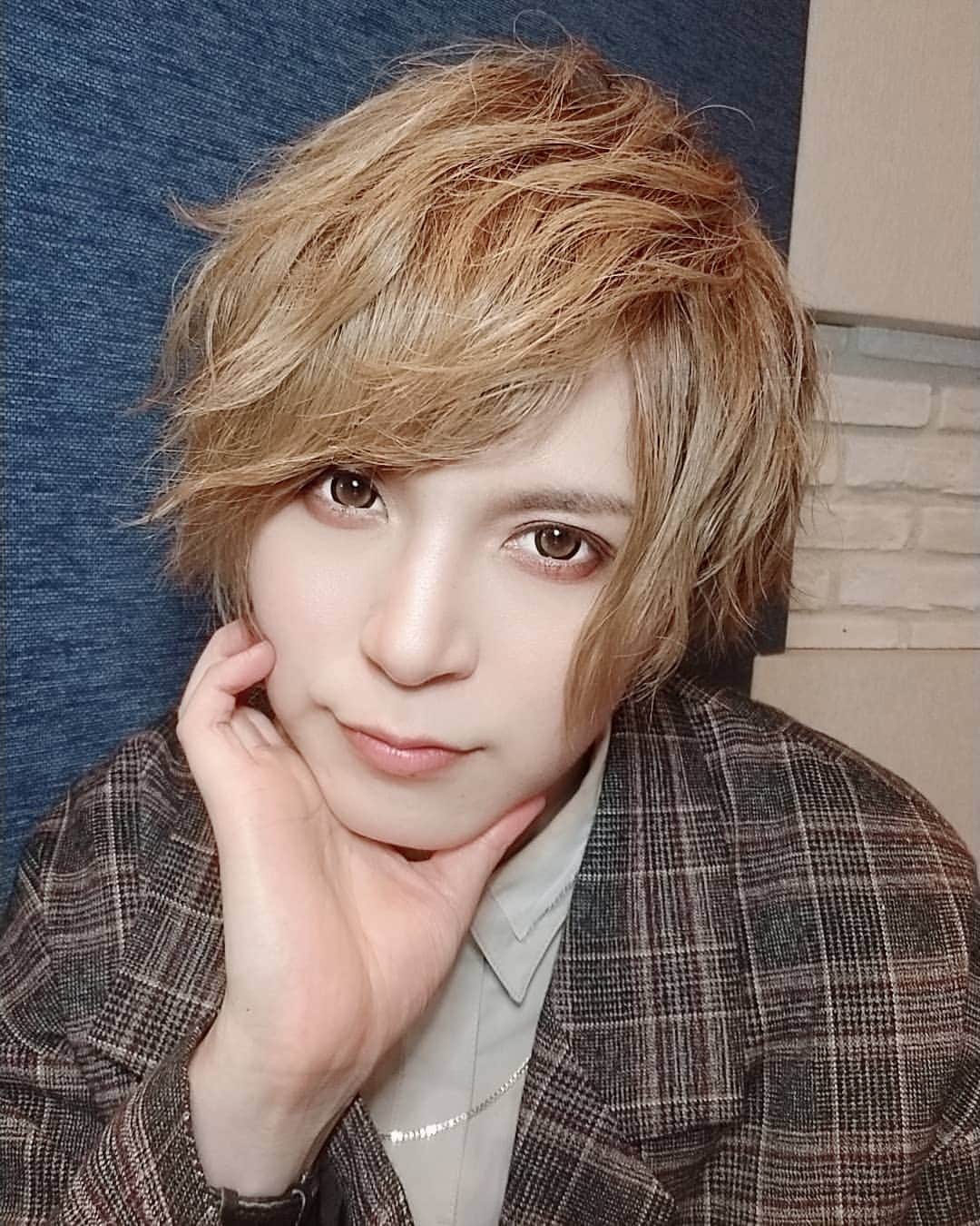 のインスタグラム：「HERO初のプレミア配信LIVEありがとうございました！！！ めちゃ楽しかった！！！ また早くやりたいな🎵  #配信ライブ #live  #hero #heroyusuke  #濱書房」
