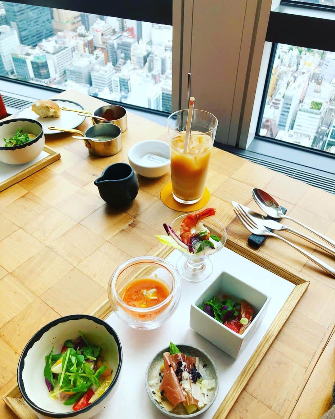 東條恭子さんのインスタグラム写真 - (東條恭子Instagram)「. . 🥂🥐𝑊𝑒𝑒𝑘𝑒𝑛𝑑 𝐵𝑟𝑢𝑛𝑐ℎ 𝑎𝑡 𝐴𝑛𝑑𝑎𝑧 𝑇𝑜𝑘𝑦𝑜🍳💛 . . . #andaztokyo #hotel #andaz #andazhotel #weekend #hotellovers #relaxingtime #lunch #japan #tokyo #relax #brunch」7月26日 0時38分 - kyoko_tojo