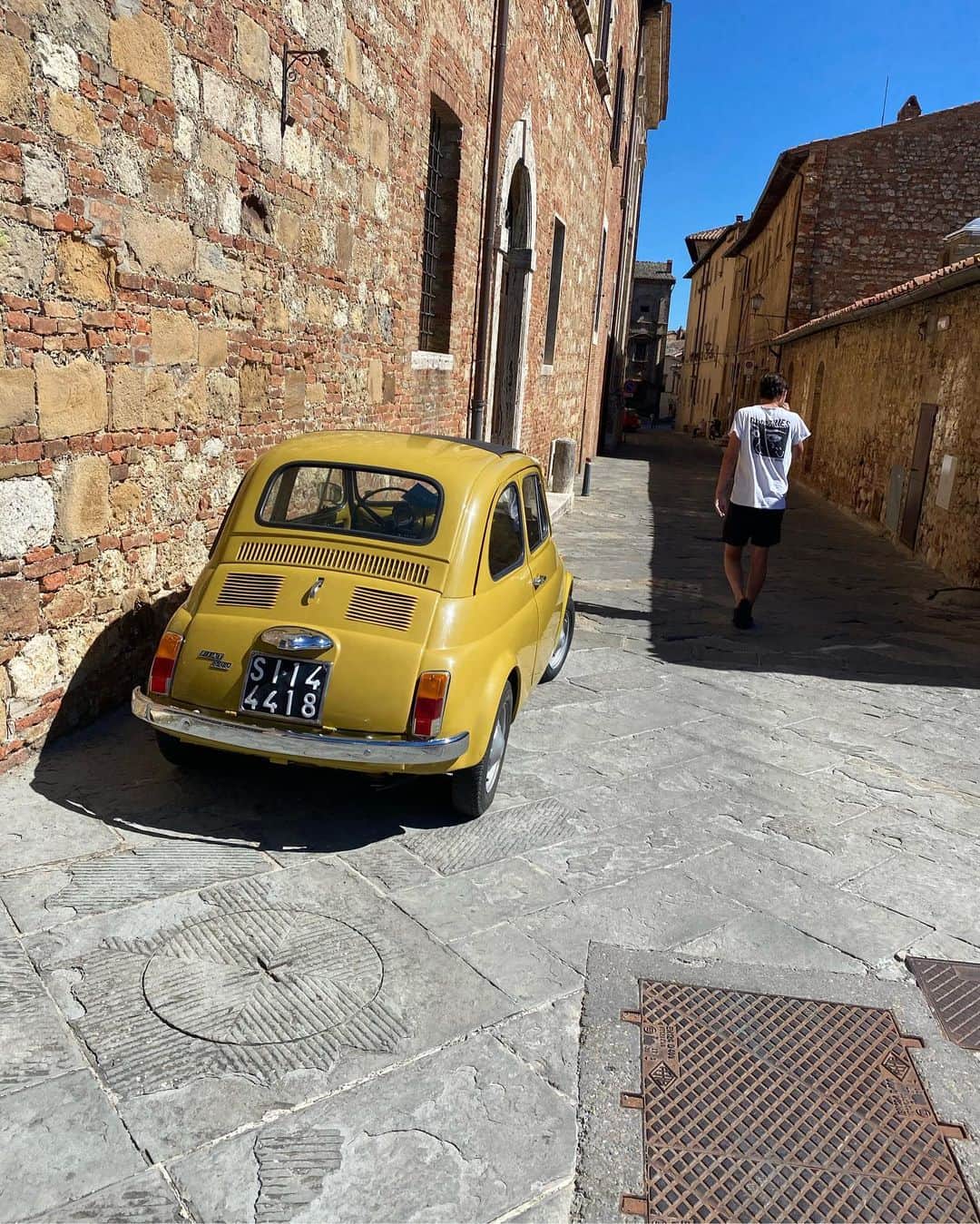 エステルデヴェのインスタグラム：「Ciao 👋🏻」