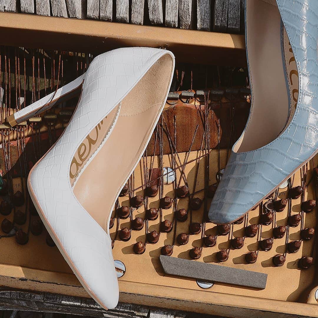 サムエデルマンのインスタグラム：「Introducing BETH, our new Square-Toe pump.  FORCES OF NATURE, our pre-Fall 2020 collection.   Inspired by the essential elements of Earth, Air, Fire and Water. Fashion is our fifth element, core to our brand this season.   Available July 31.    Coming soon to Samedelman.com #SamEdelman #FORCESOFNATURE #PreFall2020」