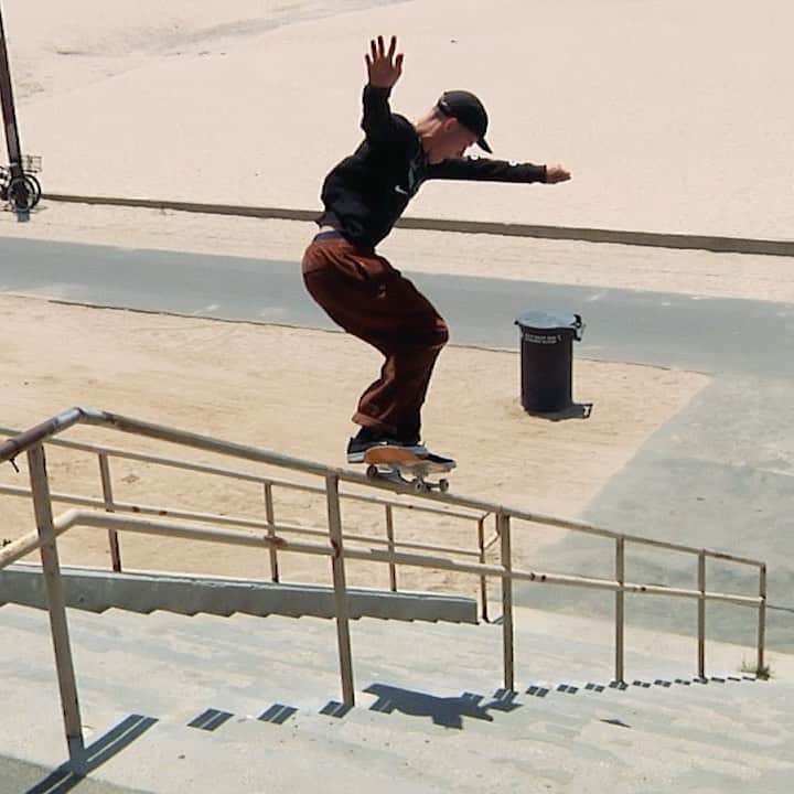 ジェイク・イラーディのインスタグラム：「🏄🏼‍♂️🏄🏼‍♂️🏄🏼‍♂️」