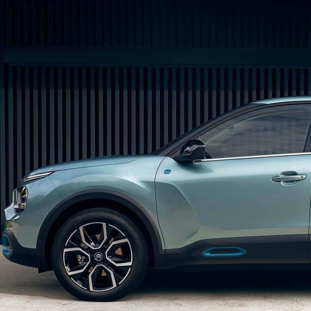 Citroënのインスタグラム：「Opën the way! With New Citroën ë-C4 - 100% ëlectric, it’ll only take you 30min to recharge 80% of your battery! ⚡️ Fast and efficient, isn’t it? Also available in petrol or Diesel. #ËlectricForAll #InspirëdByYouAll #New #Citroen #Car #Elegance #Design #Fashion #Comfort #Electric #Instacar #Carsofinstagram #Auto」