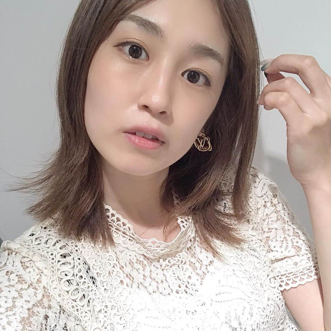 のインスタグラム：「. #まつ毛パーマ #パリジェンヌラッシュリフト   👁❤️！  このまつ毛パーマ良い👍✨ まつ毛パーマも色んな種類あるけど、 パリジェンヌは根元から上がる、 かつ先端のカールはナチュラルに。 だから他のまつ毛パーマより まつ毛が長く見える！ リフトアップ効果もあって、目蓋がグッと上がる感じ☺️  ナチュラルな美が一番好き。  まつ毛美容液でまつ育中だけど、 結構伸びてしっかりしてきた🤭 ナチュラル美は努力必須です！！  まつ毛パーマは @dl_beauty_2019 さんでやったよー🙌✨  #diamondlash#dlbeauty  #diamondlash恵比寿店#美容#化粧品#化粧 #まつ育 #まつ育中#マツパ #まつパ#まつパモデル #まつ毛美容液すごい #まつ毛カール#まつ毛パーマモデル  #まつ毛サロン  #化粧品好きな人と繋がりたい  #美容好きな人と繋がりたい」
