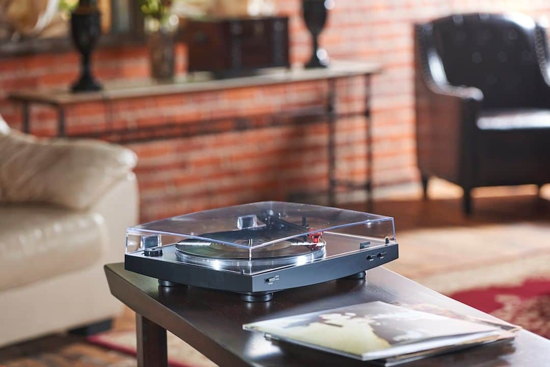 Audio-Technica USAさんのインスタグラム写真 - (Audio-Technica USAInstagram)「With high-fidelity performance and advanced features, our AT-LP3 turntable lets you take your analog listening experience to the next level! Learn more in the link in our bio.⁠ .⁠ .⁠ .⁠ #AudioTechnica #ATLP3 #LP3 #Turntable #Vinyl #VinylJunkie #Performance #HighFidelity」7月26日 1時40分 - audiotechnicausa