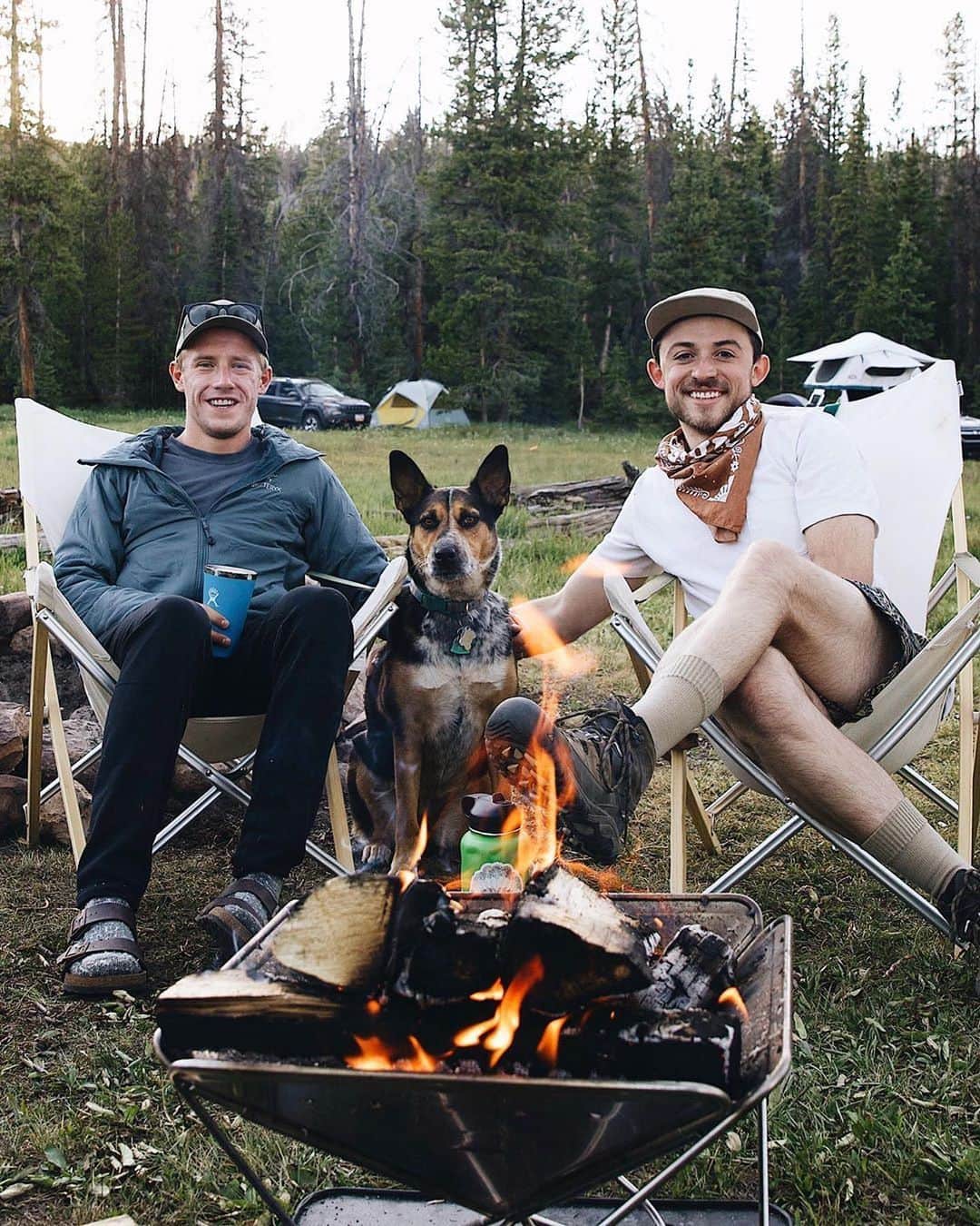Snow Peak USAさんのインスタグラム写真 - (Snow Peak USAInstagram)「It’s hard to find a more enthusiastic companion than your canine. Read our tips for a safe & fun camping trip with your pup, and check out these Snow Peak dogs!   Pc: @r_taylorr @theshibamika @scoundrelandscruff @redhotchilipug @kris_the_iggy @morkieholmes @hello.nikko @nasi.basenji @antonkuvi」7月26日 1時59分 - snowpeakusa