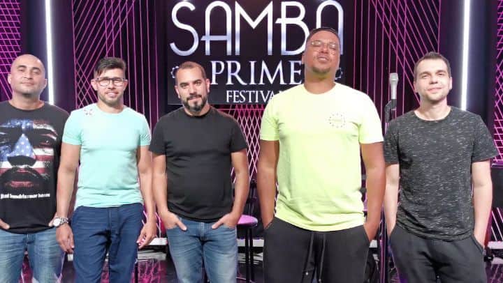 Sorriso Marotoのインスタグラム：「É hoje, genteee! 😀 Logo mais, às 20h, tem LIVE no Youtube do @sambaprimeoficial e você não vai perder, né? Que música não pode ficar fora do repertório? #LiveSambaPrime #SorrisoMaroto @bcbrunocardoso @eusergiojr @crisjog @vinisorriso @frd.silva」